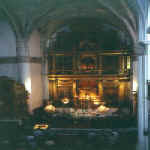 Iglesia int.2 v.JPG (20021 bytes)